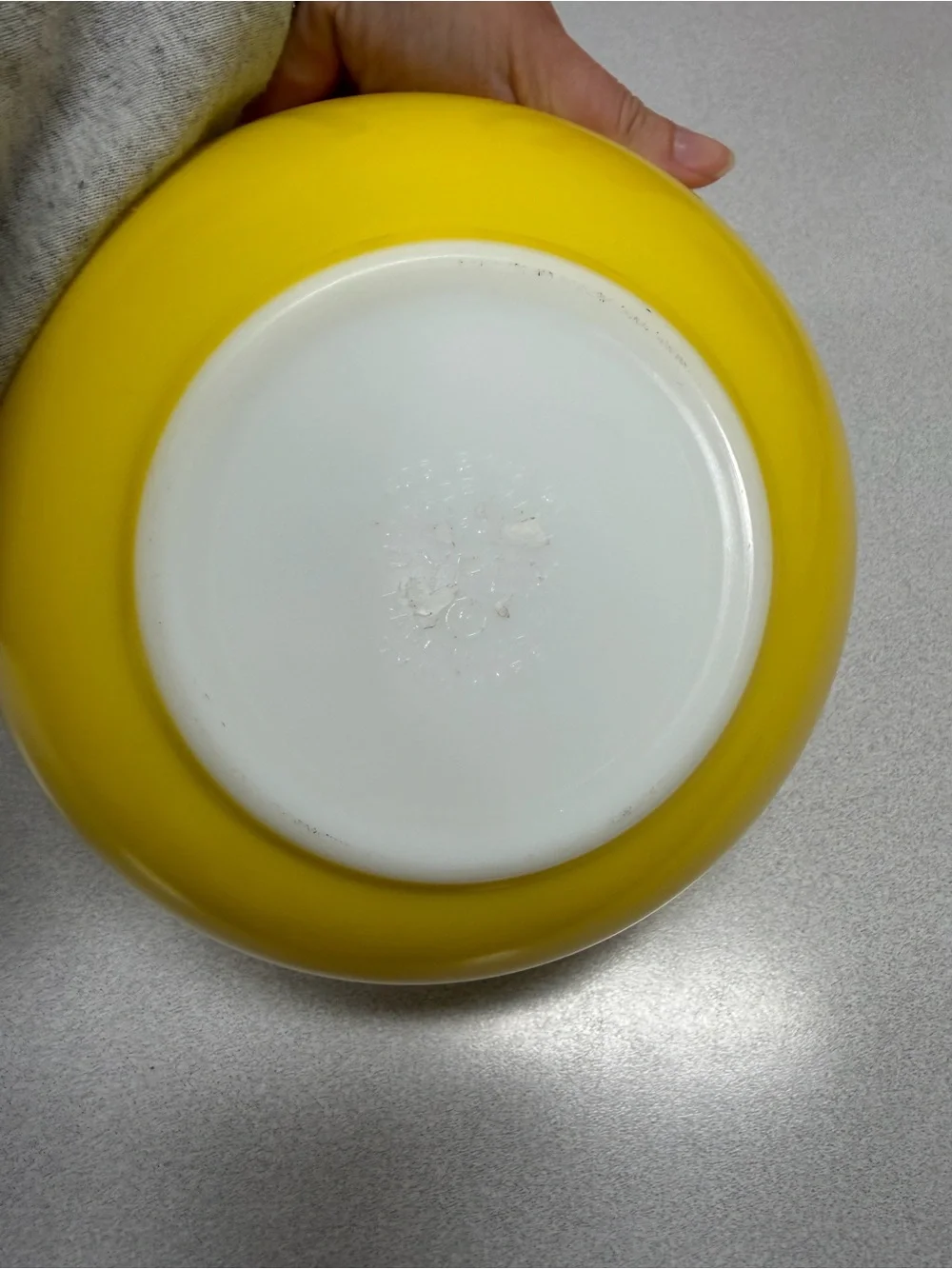 Pyrex 403 Yellow Ceramic Mixing Bowl - Bright Kitchen Salad Bowl
